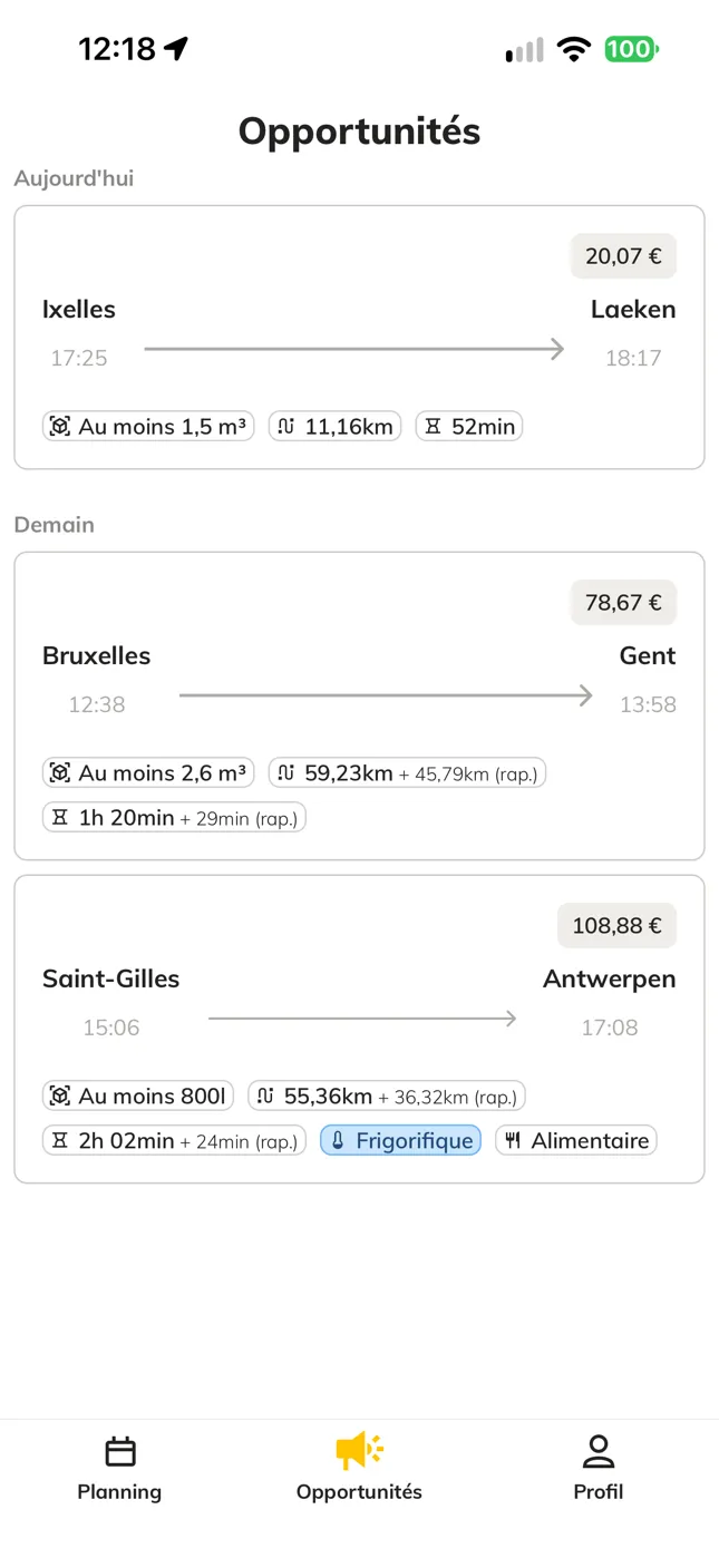 L'écran Opportunités de l'app livreur Shippr : trois missions au départ d'Ixelles, de Bruxelles et de Saint-Gilles, chacune avec sa rémunération, sa distance et sa durée.